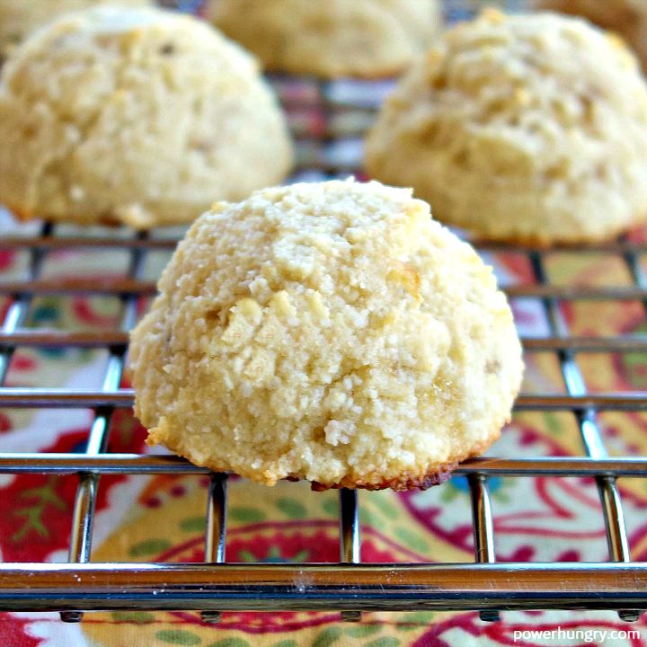 some cookies are cooling on a wire rack