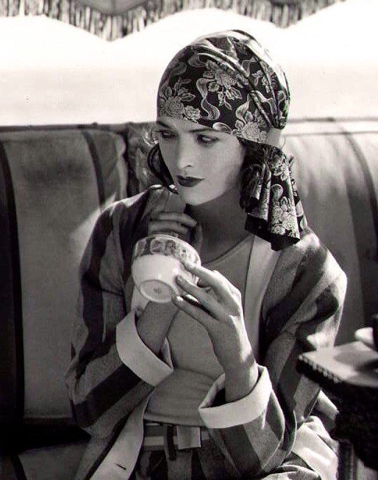 Stars Costume, Alexander Stewart, Reading Tea Leaves, Myrna Loy, Silent Film Stars, Classic Actresses, Film Stars, Actrices Hollywood, Silent Movie