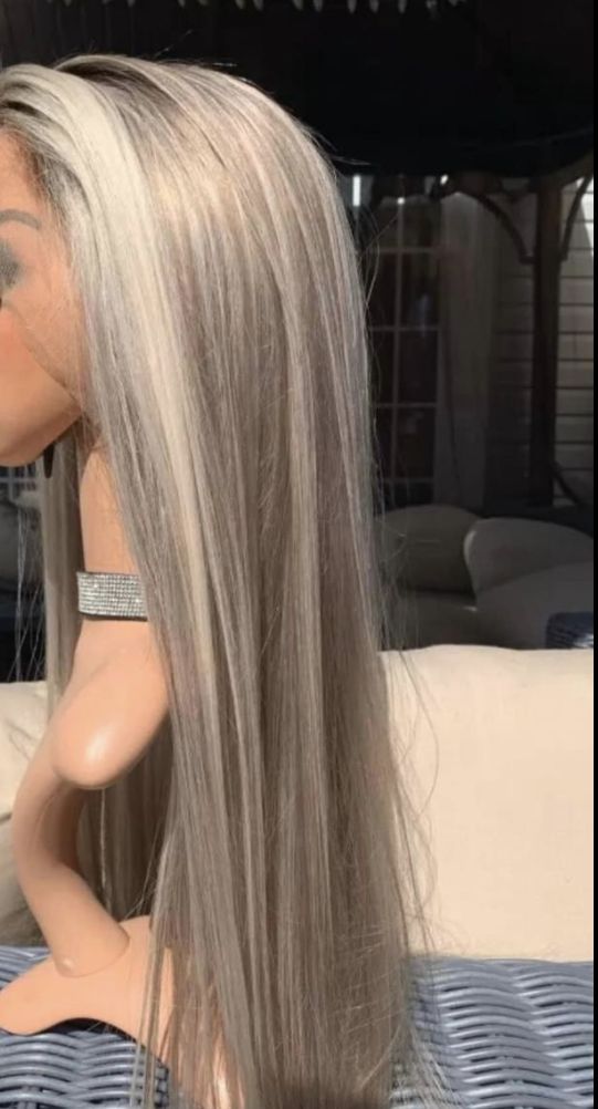 Cold Toned Blonde Hair, Blonde Silver Balayage, Icy Blonde Hair Highlights, Unreal Photos, Silvery Blonde Hair, Cool Blonde Hair Colour, Blonde Hair With Roots, Perfect Blonde Hair, Bright Blonde Hair