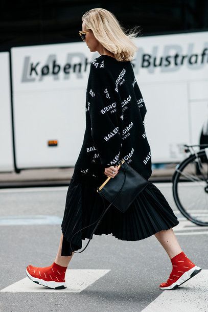 Balenciaga mami Minimal Stil, Copenhagen Fashion Week Street Style, Street Style Fall Outfits, Blogger Street Style, Copenhagen Fashion Week, Cooler Look, Looks Street Style, Street Style Winter, Street Style Chic