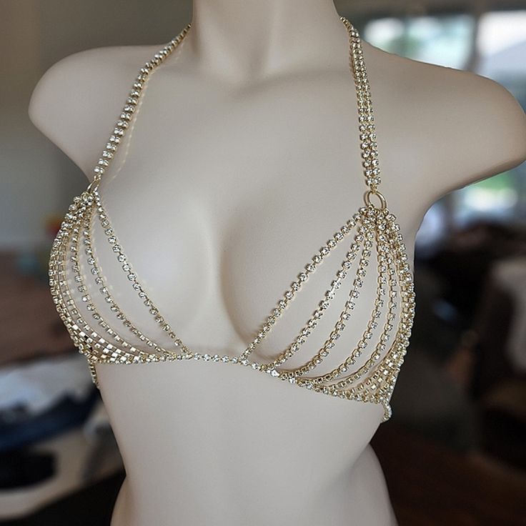 Limited Edition Tons Of Cz Gemstone Gold Bra Chain Up To 39in Bust Size: O/S Adjustable Size. Great For A Boudoir Session, Clubwear, Date Night, Late Nights With Your Partner Or Out On The Beach. It Will Give Your Outfit Or Lack Of Outfit Extra Spiciness. Diamond Bra Outfit, Chain Bra Outfit, Jessie Reyes, Body Jewelry Chains, Body Chain Jewelry Outfit, Bra Jewelry, Beaded Bra, Bra Chain, Gold Bra