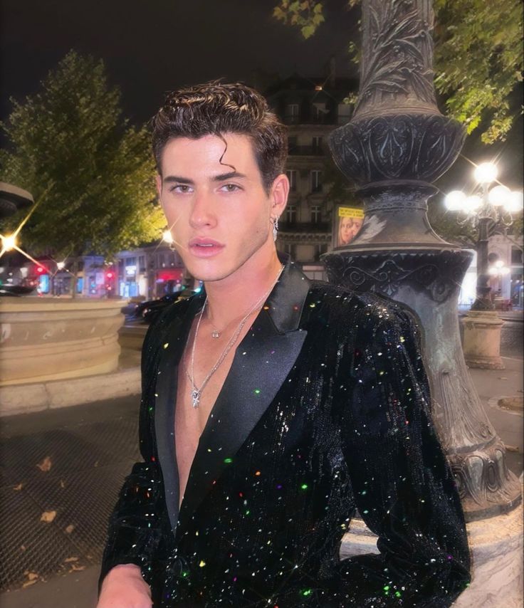 Glittery Outfit For Men, Glitz And Glam Party Outfit Men, Christmas Party Outfits For Men, Gender Nonconforming Fashion, Party Outfits For Men, Glam Party Outfit, Glitter Suit, Statement Shirts, Party Outfit Men