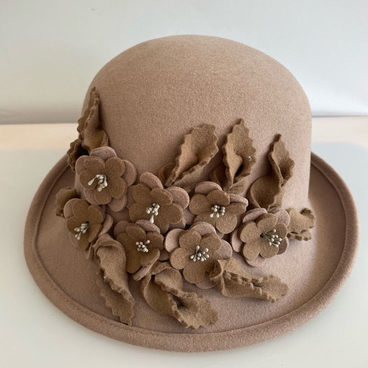 Stylish New Taupe Wool Hat With A Gorgeous Spray Of Pale Brown Flowers. Adjustable. Animal Print Quilt, Black Wide Brim Hat, Black Fedora Hat, White Bucket Hat, Safari Hat, Stocking Hat, Boho Hat, Fall Hats, Brown Flowers