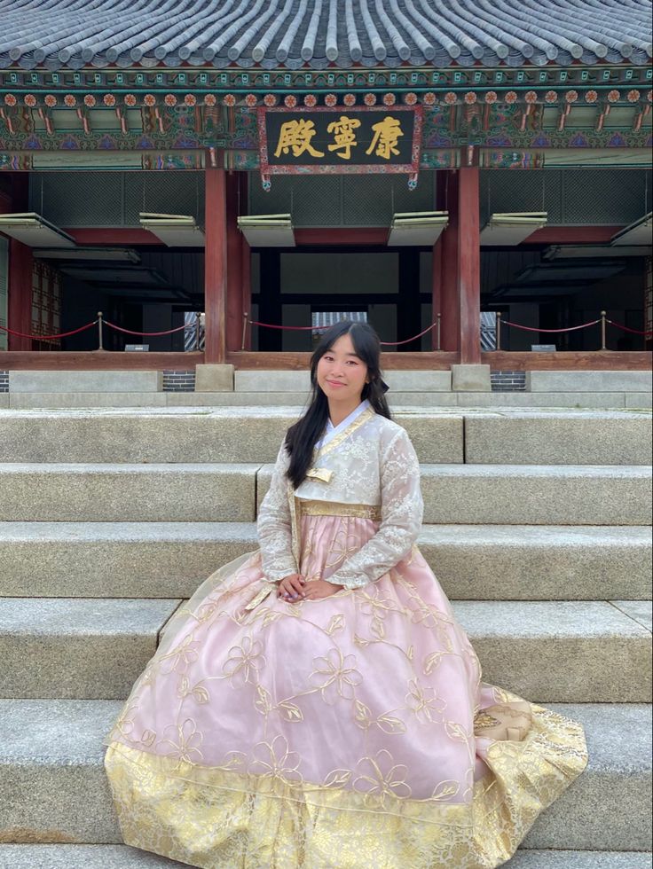 Hanbok Dress Traditional Clothes, Korea Hanbok Aesthetic, Pastel Hanbok, Korean Hanbok Aesthetic, Pink Hanbok, Hanbok Aesthetic, Imperial Aesthetic, Korea Traditional Clothes, Korea Outfits