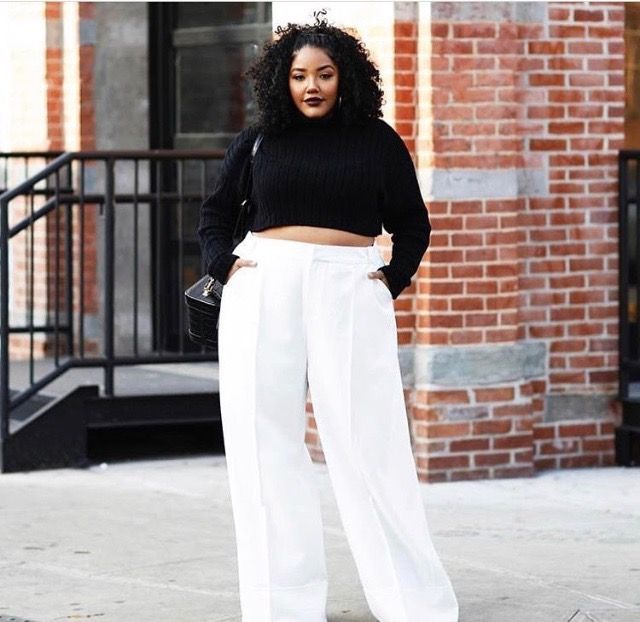 White Palazzo Pants with Black Crop Turtleneck | Plus Size Fashion Palazzo Pants Outfit, Evening Dresses Uk, Plus Size Looks, Look Plus Size, Dresses Simple, Evening Dresses Plus Size, Curvy Plus Size, Moda Plus, Plus Size Fashion For Women