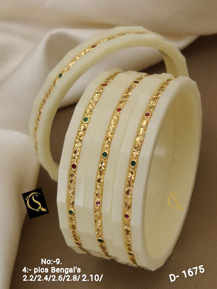 Shaka Pola Bangles, Sankha Design Gold, Sankha Pola Design, Ivory Bangles, Bengali Jewellery, Terracotta Art, Brass Jewellery, Gold Jewels Design, Gold Jewellry