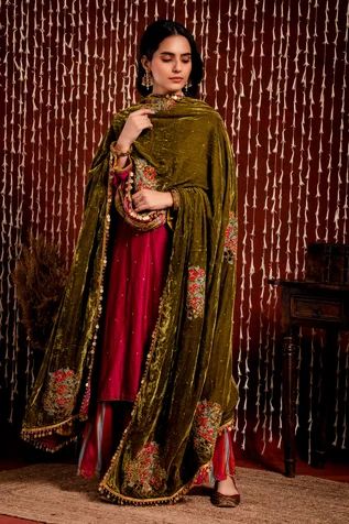 Green dupatta in silk velvet fabric base and thread, floral, metal coin embroidery.
Component: 1
Pattern: Embroidery
Type Of Work: Thread, floral, metal coin
Fabric: Silk Velvet
Color: Green
Other Details: 
Note: Kurta and pant worn by the model is not for sale
Occasion: Sangeet - Aza Fashions Royal Colors Palette, Nilofer Shahid, Elegant Shawl, Velvet Shawl, Velvet Shirt, Velvet Pants, Silk Pants, Silk Velvet, Green Silk