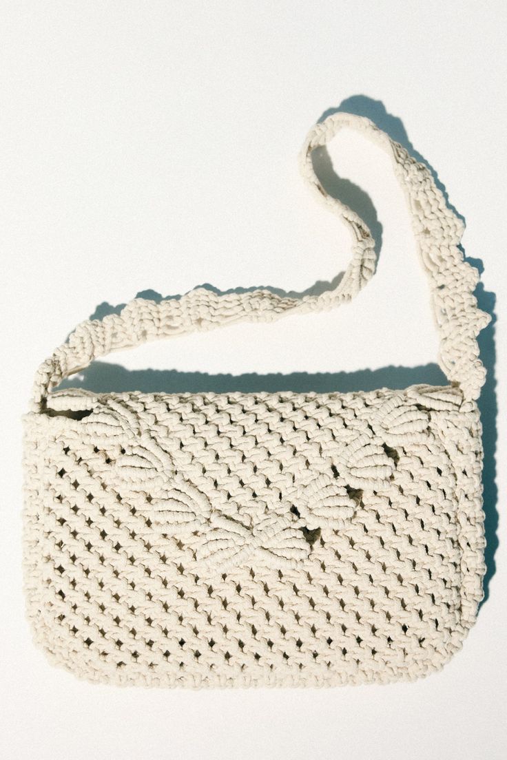 CARE
Caring for your clothes is caring for the environment.
Simple steps like cleaning your clothing with a dry cotton cloth or a soft brush, depending on the characteristics of the product, can help you care for it. Whenever possible, try to use products that are respectful of the environment. Macrame Purse, Zara Bags, Macrame Bag, Macrame Ideas, Cotton Crochet, Crochet Details, Macrame Diy, Diy Bag, Cotton Knit