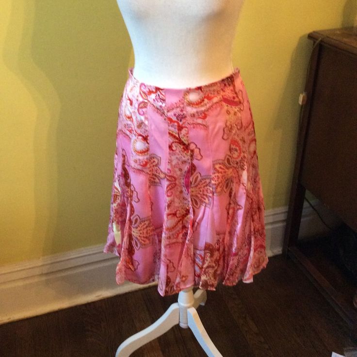 I.C.E Pink Patterned Silk Skirt Size 10 No Tags But Never Worn, So Great Condition Side Zipper Silk Skirt, Orange Pink, Pink Orange, Color Orange, Side Zipper, Pink And Orange, Womens Skirt, Size 10, Silk