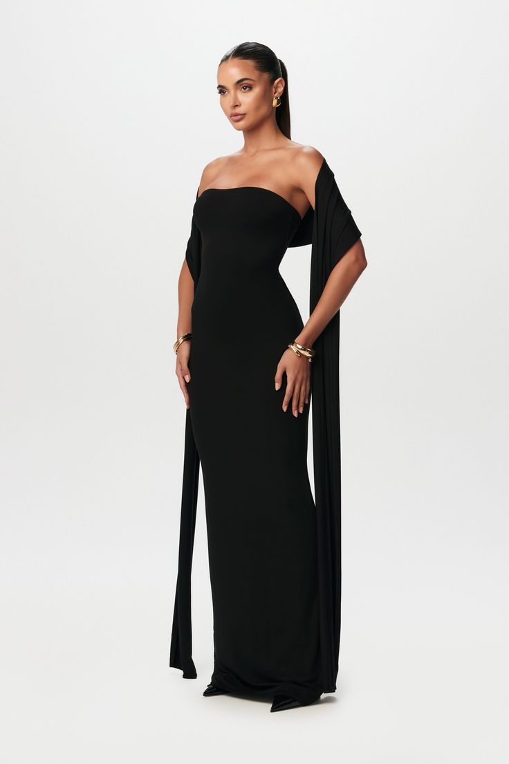 Smooth Scarf Tube Maxi Dress Classy Black Dress Black Women, Corset Tie Back Dress, All Black Wedding Aesthetic, Prom Dresses With Scarf, Black Backless Dress Classy, Black Long Elegant Dress, Winter Gowns Formal, How To Style A Scarf With A Dress, Birthday Guest Outfit Classy