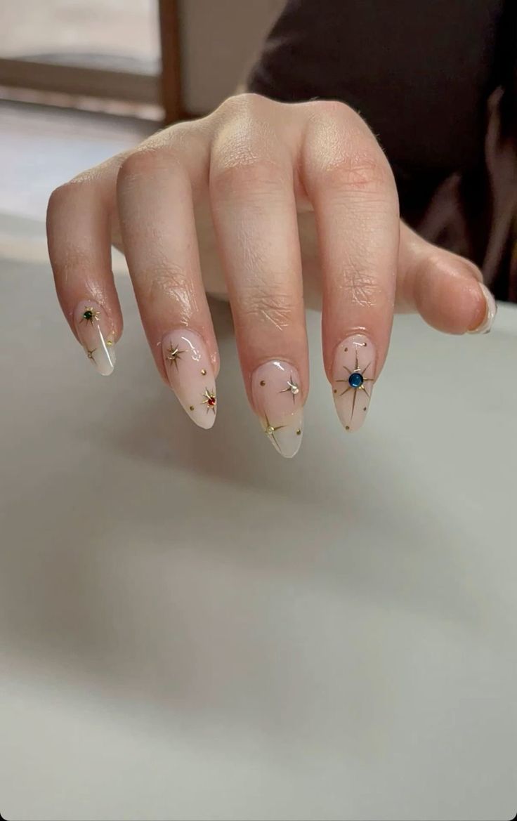 Star Oval Nails, Nails With A Hint Of Gold, Almond Nails With Gold Accent, Good Star Nails, Square Celestial Nails, Star Sticker Nails, Almond Nails With Stars, Star Sign Nails, Nails With Stars Design