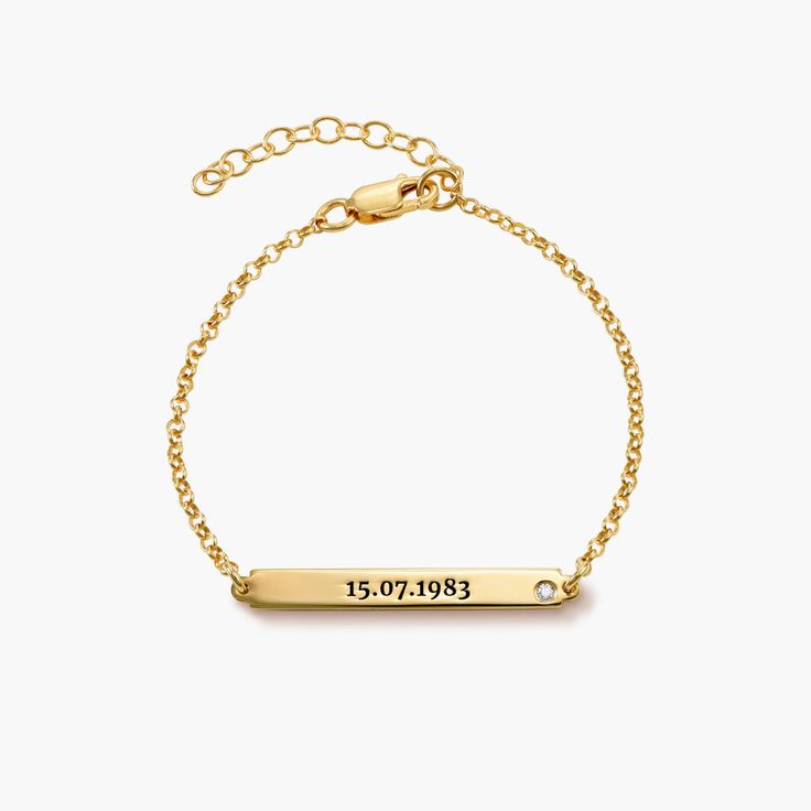 A personalized bracelet every woman will love! Let your best girlfriends know theres only room for one in your life. The ID Name Bracelet with Diamond in Gold Vermeil comes in gold vermeil on a delicate rolo chain so it never feels too heavy or overwhelming - simply perfect to wear day and night. The diamond adds sparkle and a luxurious touch, and you can have any word engraved on it, making it an adorable and unique piece.Customize me! Customize your Mirelle bracelet by choosing up to 14 ... Ivy Name, Bracelets Unique, Necklaces Unique, Message Necklace, Beautiful Bars, Trendy Bracelets, Traditional Diamond, The Ivy, Engraved Bracelet