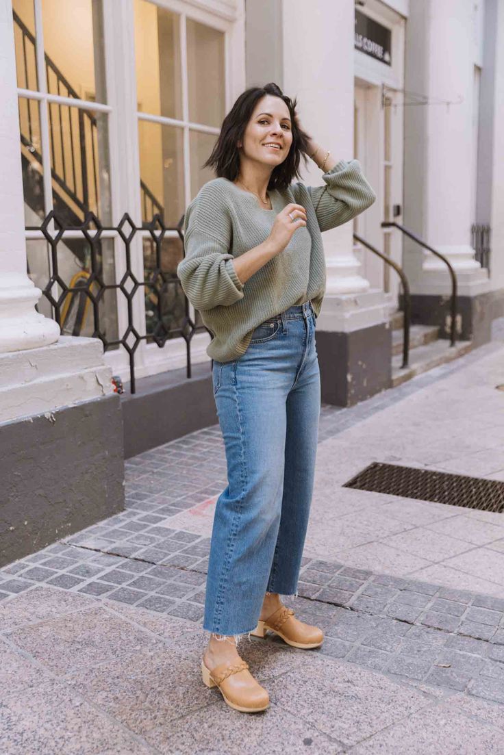 Work Outfit With Clogs, Clogs 2023 Trend, Wedge Clogs Outfit, Wood Clogs Outfit, Clogs Work Outfit, Classic Fall Transition Outfits, Heeled Clogs Outfit Fall, Wide Leg Jeans With Clogs, Wfh Outfits Fall