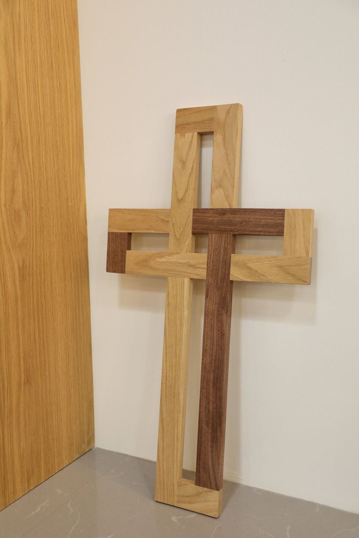 Small Woodworking Projects Wooden Crosses Diy, Wood Crosses Diy, Wooden Cross Crafts, Rustic Wood Cross, Jenga Blocks, Auction Projects, Wooden Crosses, Cross Crafts, Small Woodworking Projects