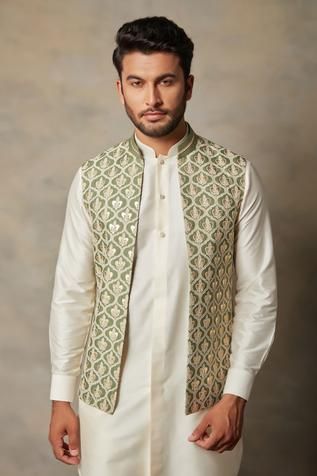 Shop for Gargee Designers Green Moonga Silk Floral Applique Bundi And Kurta Set for Men Online at Aza Fashions Kurta Set For Men, Applique Work, Silk Kurta, Nehru Jackets, Groom Wear, Applique Embroidery, Embroidered Applique, Kurta Set, Floral Applique