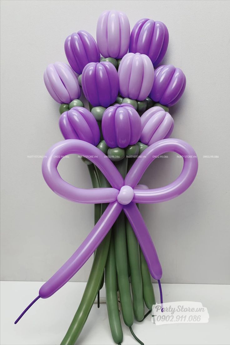 Violet tone daisy balloon flowers, a lovely addition to any celebration. Contact us for customized orders Baloon Art, Flower Balloons, Balloon Bouquet Diy, Mothers Day Balloons, Balloon Crafts, Balloon Display, Flower Bouquet Diy, Purple Balloons, Diy Balloon Decorations