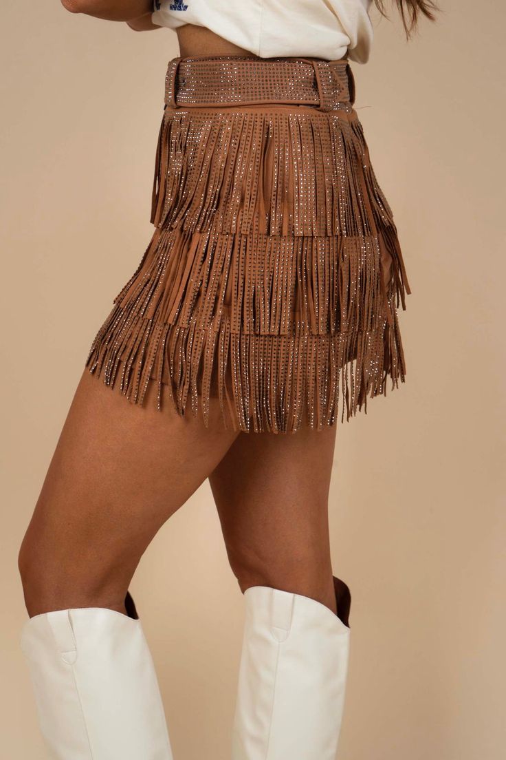 Eye Catcher Fringe Skort (Camel) – Blushing Brunette White Fringe Skirt Outfit, Short Cafe, Fringe Shorts, Fringe Festival, Pink Confetti, Short Fringe, Heart Tee, Fringe Top, Fringe Skirt