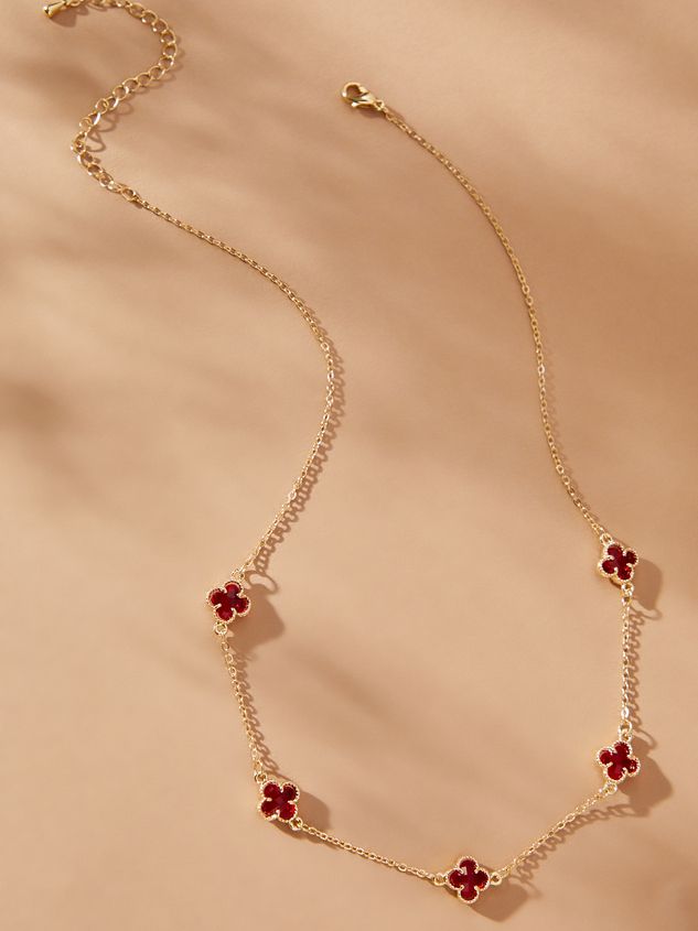 The color of love, power and courage all of which are present in this red and gold necklace. This striking red clover necklace empowers its wearer with five red clover charms all stationed on a dainty gold chain. This necklace is perfect to embellish any outfit or wear stacked with other necklaces. Red Jade Gold Necklace, Turning Red Necklace, Rose Red Necklace, Little Red Necklace, Red Neckless, Red Gold Necklace, Red And Gold Necklace, Red Jewelry Necklace, Clover Jewelry