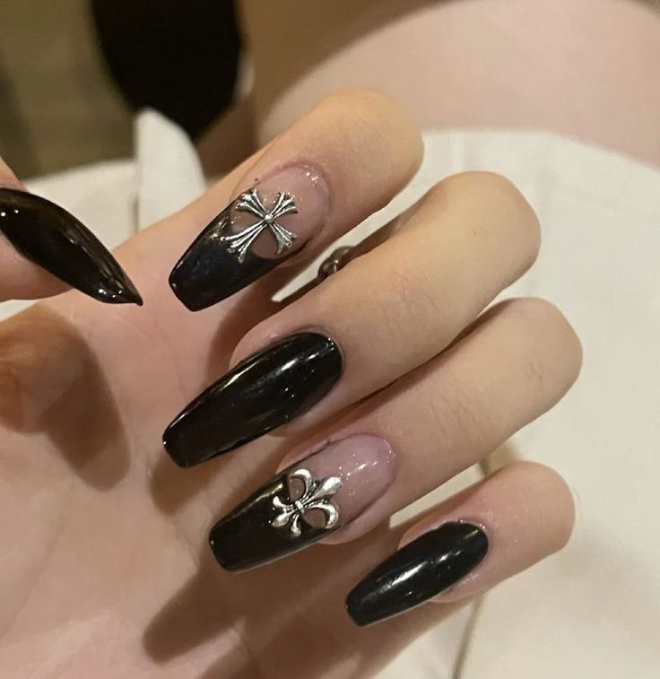 Black With Gems Nails, Long Nails Ombre, Black Nails Summer, Nails Xiaohongshu, Nail Design Dark, Acubi Nails, Icicle Nails, Stargirl Nails, Cute Nails Black