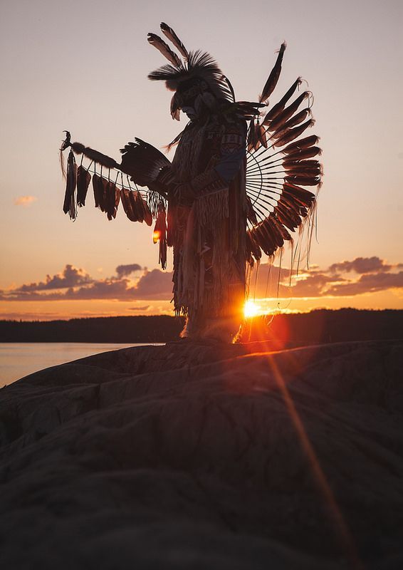 The Feeling of Fire: Native Pow Wow dancer, Danny Boy Stephens. Photo by: Dave Brosha Lakota Indians, Native American Pictures, Native American Artwork, Native American Photos, Native American Peoples, American Indian Art, Indian Heritage, Foto Art, Pow Wow