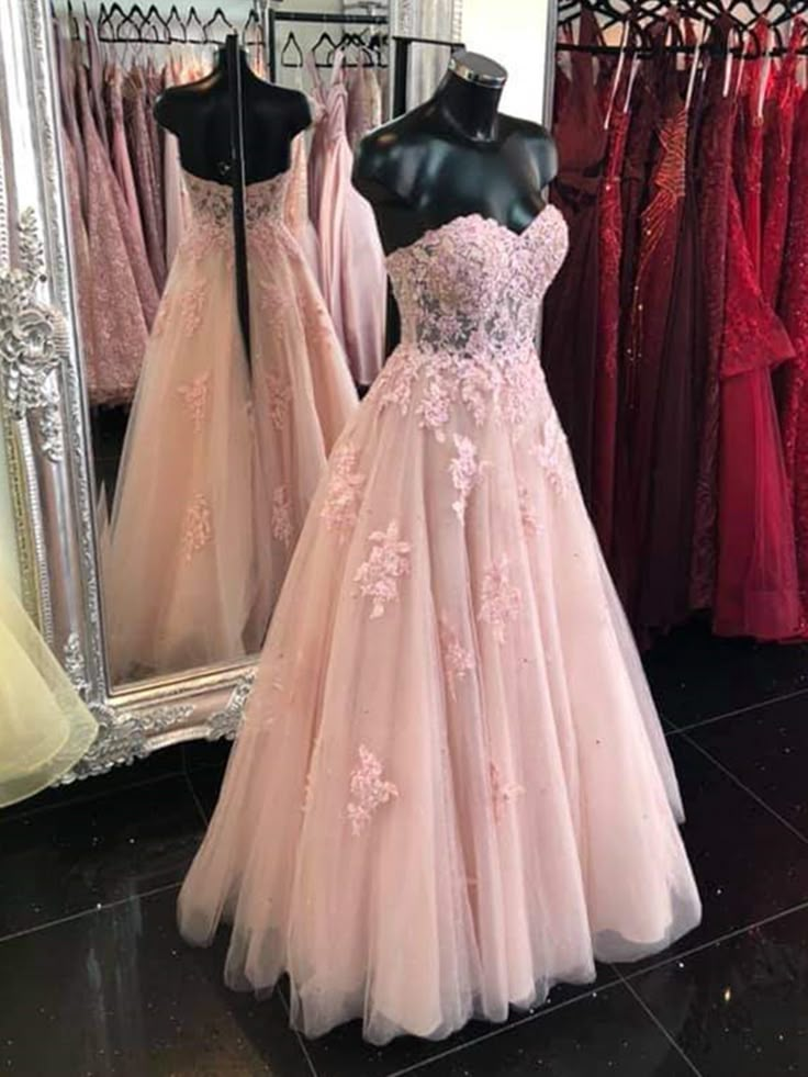 Sweetheart Neck Open Back Pink Lace Long Prom Dresses, Strapless Pink Lace Formal Dresses, Pink Lace Evening Dresses Pink Long Formal Dress, Prom Dresses 2027, Pink Sweet 16 Dresses Long, Light Pink Prom Dress Long, Pink Prom Dresses Ball Gown, Princess Gowns, Sweetheart Corset, Prom Inspiration, Prom Inspo