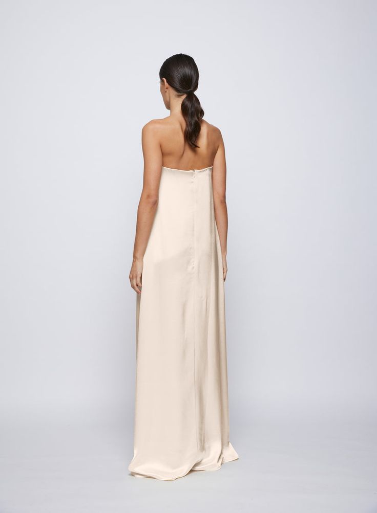 Pre-draped Strapless Bridesmaid Dress, Formal Dress With Sweetheart Neckline And Built-in Bra, Silk Slip Dress With Built-in Bra For Evening, Strapless Satin Dress With Built-in Bra, Pre-draped Satin Dress With Spaghetti Straps, Silk Strapless Dress With Straight Neckline And Fitted Bodice, Silk Pre-draped Dress With Lined Bodice, Summer Silk Satin Dress With Sweetheart Neckline, Chic Summer Gown With Lined Bodice