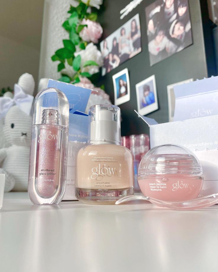 It Girl Products, Asian Makeup Products, It Girl Makeup, Korean Makeup Brands, Makeup Packaging, Believe In Love, Makeup Package, Baby Pink Aesthetic, Japanese Makeup