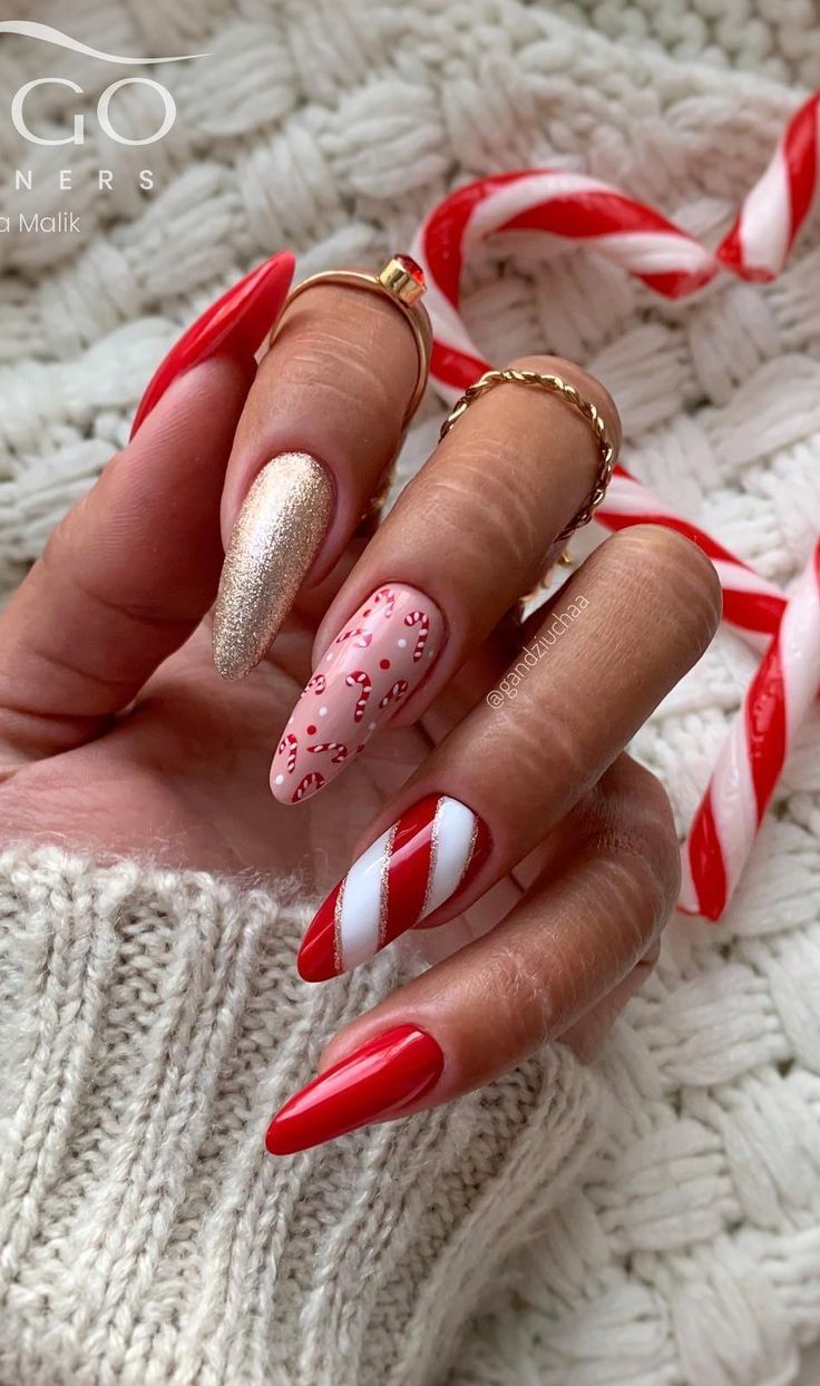 Candy Cane Nails, December Nails, Red Christmas Nails, Cute Christmas Nails, Christmas Gel Nails, Christmas Nail Art Designs, Colorful Nails, Christmas Nails Acrylic, Her Nails