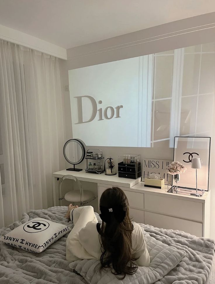 Bedroom Classy Aesthetic, Stargirl Aesthetic Apartment, Dorm Room Luxury, Dior Inspired Room, Classy Room Inspiration, Dior Themed Bedroom, Model Aesthetic Room Decor, Dior Aesthetic Room Decor, Designer Bedroom Decor Chanel