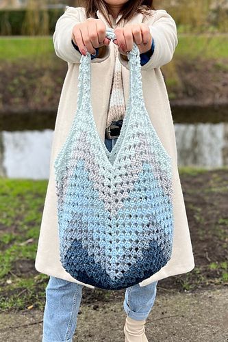 Ravelry: market tote bag pattern by passionatecraft2 Cupcake Gnome, Market Tote Bag Pattern, Square Hat, Gnome Collection, Easiest Crochet, Bee Gnome, Tote Crochet, Granny Stitch, Crochet Market