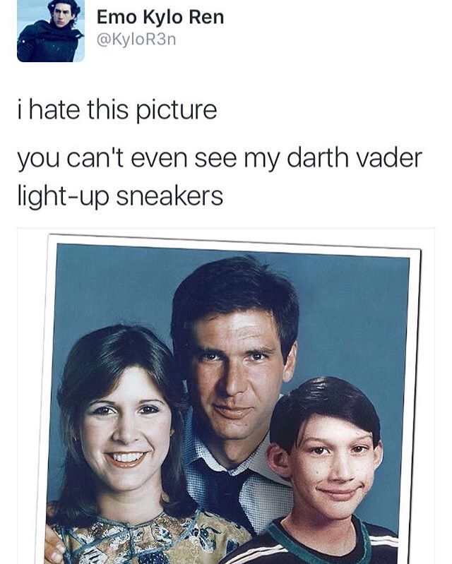 Emo Kylo Ren, Star Wars Meme, Photos Rares, Anakin Vader, Star Wars Jokes, Star Wars Film, Star Wars Fandom, Star Wars Humor, Star Wars Memes