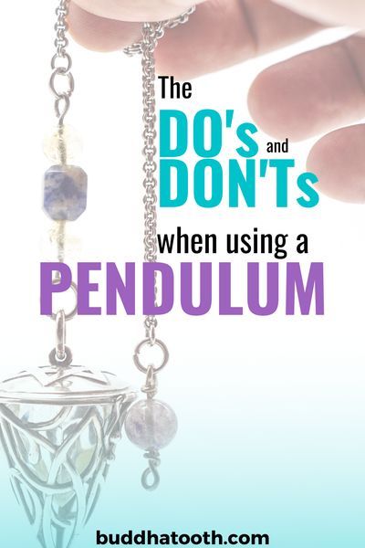 Crystal Pendulum How To Use, Pendulum Witchcraft, Crystals Healing Grids, Divination Methods, Chakra Pendulum, Pendulum Necklace, Witchy Tips, Pendulum Board, Spirit Communication