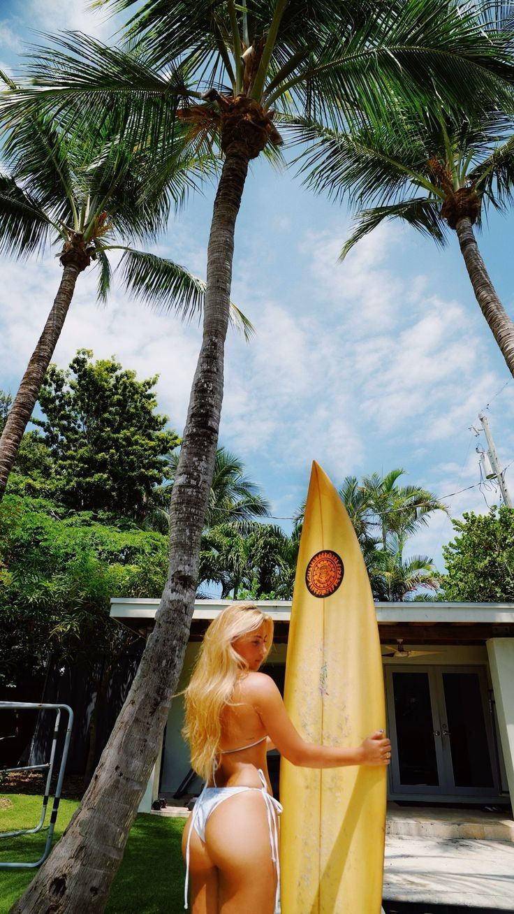 Pepperdine Aesthetic, Surfer Vibes Aesthetic, Surfboard Pictures, 90s Surfer Aesthetic, Retro Surf Aesthetic, Aesthetic Surfboard, Vintage Surf Aesthetic, Malibu Renasce, Surf Girl Aesthetic