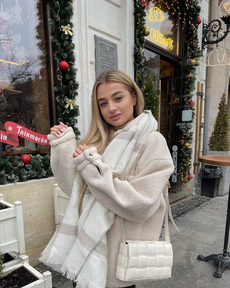 Style Inspo Winter, Fashion Brenda, Head Scarf Styles, Winter Fashion Outfits Casual, Winter Outfits Cold, Cozy Winter Outfits, Cold Outfits, Winter Outfit Inspiration, Cold Weather Fashion