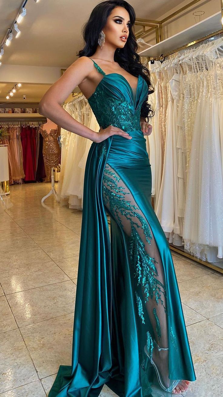 Baju Kahwin, Prom Dress With Train, Gaun Fashion, Floor Length Prom Dresses, Long Prom Gowns, Prom Dress Inspiration, Illusion Dress, فستان سهرة, Glam Dresses