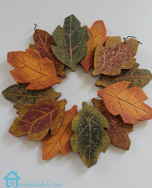 an arrangement of leaves arranged in a circle