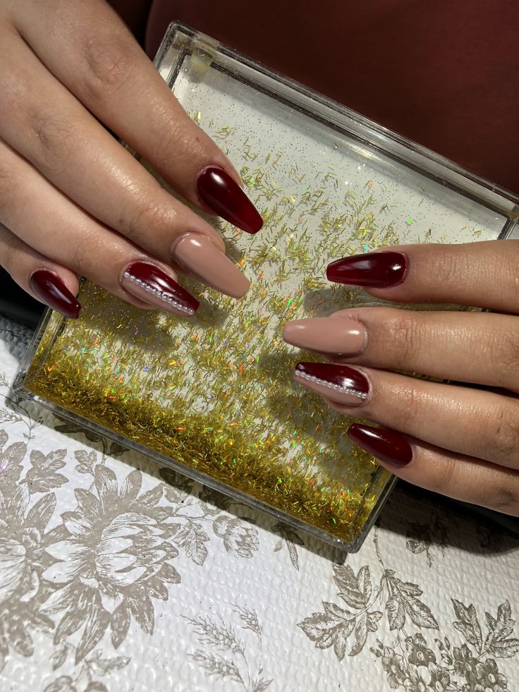 Beige And Burgundy Nails, Cream And Red Nails, Red And Cream Nails, Beige And Red Nails, Medium Length Coffin Nails, Maroon Nails Burgundy, Dolores Madrigal, Neutral Nails Acrylic, Royal Blue Nails