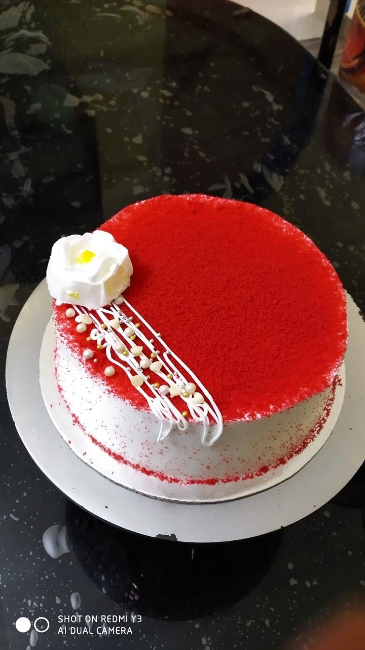 Cake art Redvelvet Cake Designs, Redvelvet Cake Design, Red Velvet Cake Design Birthdays, Velvet Cake Design, Red Velvet Cake Design, Red Velvet Cake Decoration, Redvelvet Cake, Velvet Design, Fathers Day Cake