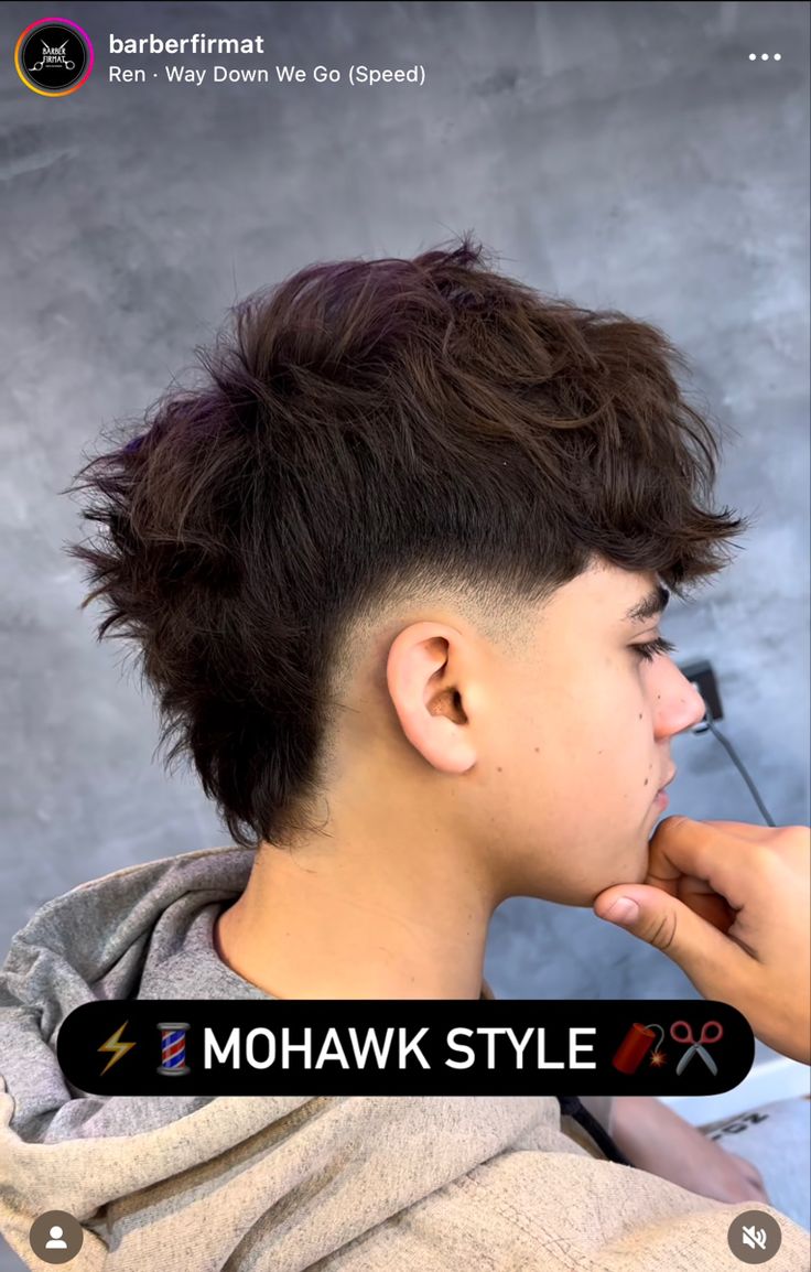 Mohawk Men Hairstyles, Mohawk Fade Boys, Men Haircuts Straight Hair, Mullet Hairstyle Boys, Mohawk Fade Men, Asian Mohawk, Jay Jo Haircut, Faded Mullet, Taper Mohawk