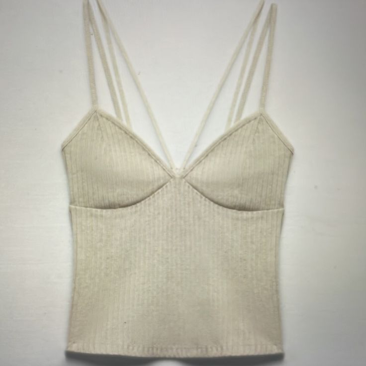 New With Tag Size Small Beige Ribbed Top For Day Out, Cream Ribbed Top For Spring, Spring Seamless Cream Top, Zara Ribbed Tops For Spring, Neutral Ribbed Tops For Spring, Fitted Neutral Zara Tops, Zara Ribbed Tank Top For Spring, Spring Cream Seamless Tops, Fitted Neutral Ribbed Top