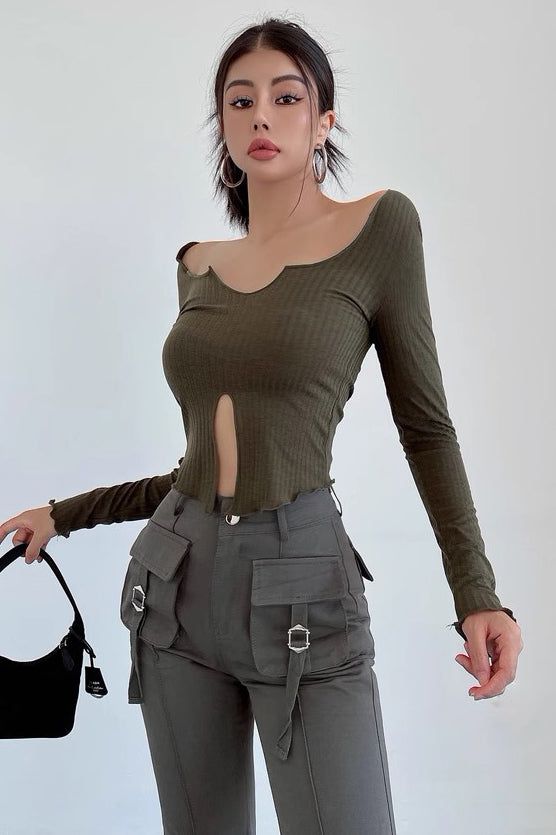 Item Type: TopMaterial: PolyesterPattern: SolidCollar: V-NeckSleeve Length: Long SleeveColor: Gray. Khaki. Dark GreenSize: S.M.L Size(cm) Top Length Bust Shoulder Width S 40 66 32 M 41 70 33 L 42 74 34 Khaki V-neck Top For Spring, Chic Long Sleeve Khaki Tops, Khaki V-neck Blouse For Fall, Stretch Khaki Long Sleeve Top, Khaki Fitted Long Sleeve Top, Rhinestone Dress, Dress Satin, Bandage Dress, Mesh Dress