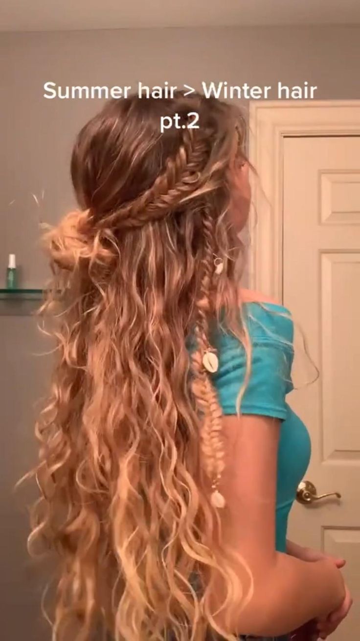 Beachy Waves With Braid Hairstyles, Easy Hippy Hairstyles, Beach Day Curly Hairstyles, Easy Summer Curly Hairstyles, Random Braids Throughout Hair, Hippie Hairstyles For Long Hair, Curly Hairstyles For The Beach, Wavy Beach Hairstyles, Cute Hippie Hairstyles