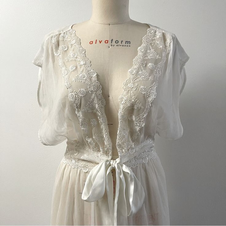 Rare Britney Spears Brand Night Gown / Dress, Never Worn. 100% Nylon, No Size Label. White V-neck Nightgown With Delicate Lace, Summer V-neck Night Robe, Sheer V-neck Summer Nightgown, Summer Night V-neck Robe, White V-neck Night Dress, White V-neck Robe For Sleep, White V-neck Nightgown For Daywear, White Feminine Gown With Lace Trim, Feminine White Gown With Lace Trim