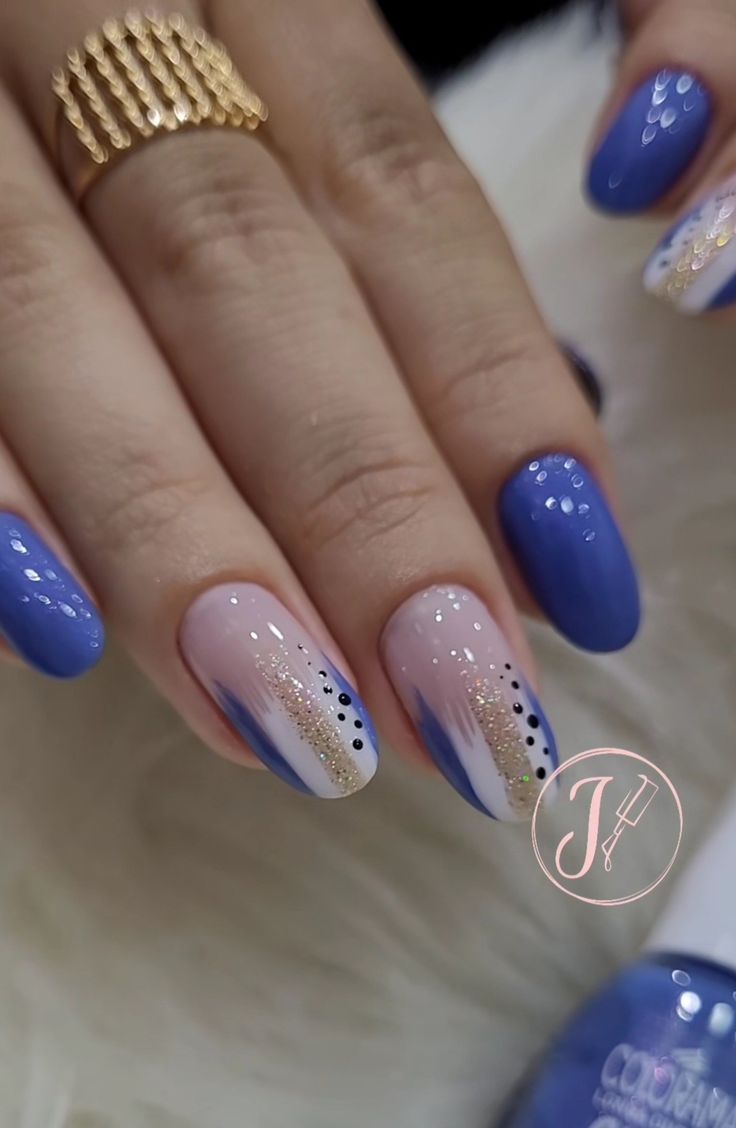 Blue Abstract Nails, Azul Nails, Elegant Touch Nails, Quick Nail Art, Manicure Nail Designs, Sassy Nails, Classy Nail Designs, Fancy Nails Designs, Simple Gel Nails