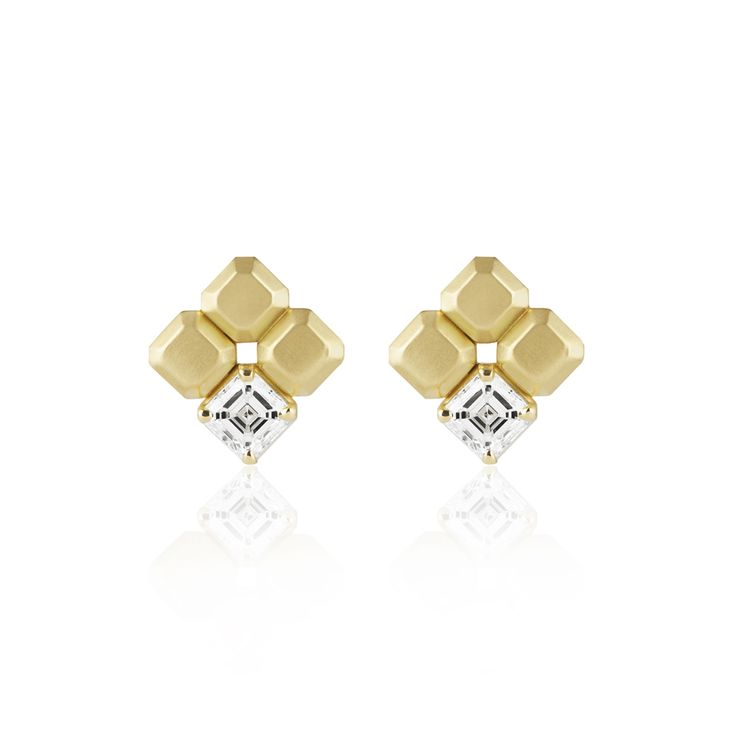 Carelle Jewelry - Pixels Earrings, $4,950 (http://www.carelle.com/pixels-earrings/) Kurta Buttons, Cheap Silver Jewelry, Honeycomb Jewelry, Ring Sketch, Mexican Silver Jewelry, Neck Pieces Jewelry, Nice Jewelry, Luxury Jewelry Brands, Buy Jewellery Online