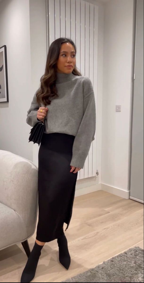 Velvet Skirt Outfit Winter, Black Skirt Outfit Winter, Midi Skirt Outfit Winter, Modest Fashion Fall, Photographer Outfit, Satin Skirt Outfit, Rok Outfit, Velvet Style, Winter Skirt Outfit