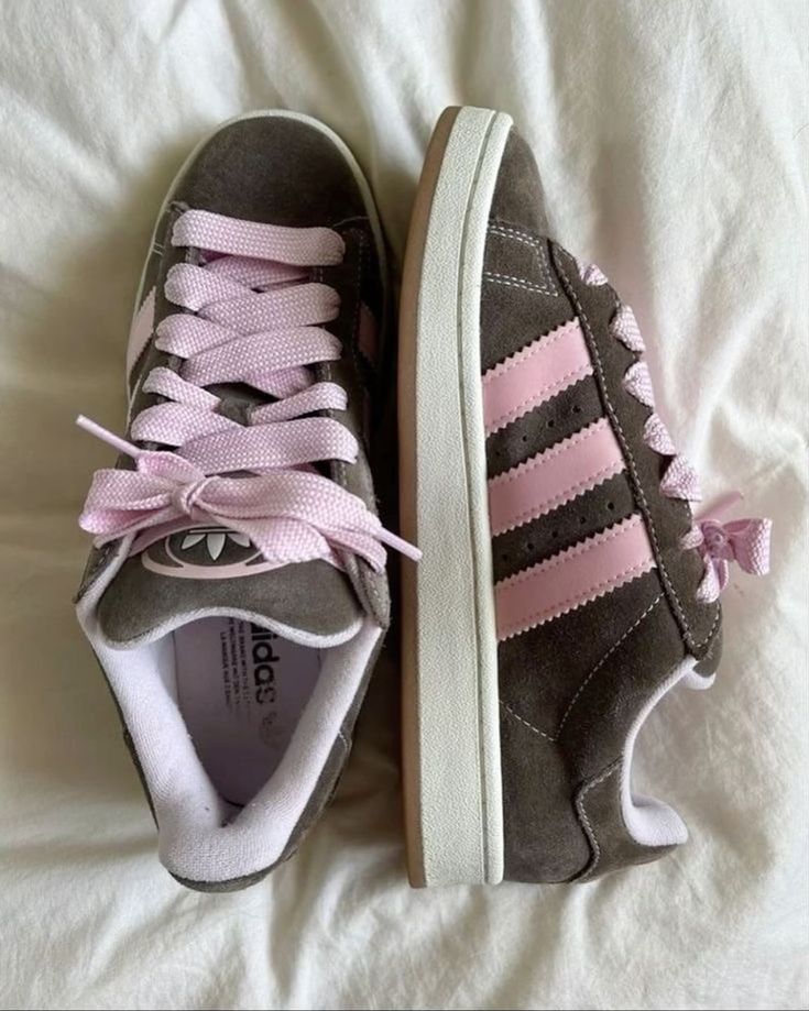 Woman’s Sneaker Outfits, Outfits With Addis Shoes, Campus 00, Adidas Campus 00s, Dr Shoes, Pretty Shoes Sneakers, Shoe Wishlist, Adidas Shoes Women, Cute Sneakers