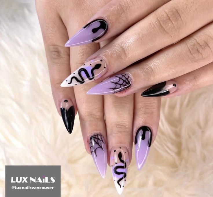 Black French Tip Nails Witchy, Halloween Nail Stiletto, Halloween Witch Nails Acrylic, Witch Aesthetic Nails, Ongles Goth, Purple Halloween Nails, Emerald Nails, Witch Nails, Halloween Nails Easy