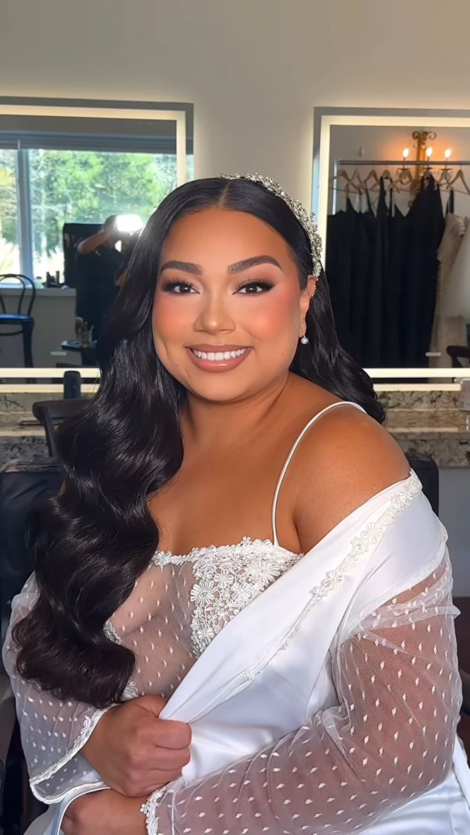 Wedding Makeup For Brown Eyes Light Skin, Filipino Wedding Makeup The Bride, Black Bridal Makeup Wedding Day, Bridesmaid Makeup Round Face, Engagement Make Up, Bride Makeup Black Women, Wedding Makeup For Brown Skin, Bridal Makeup Round Face, Bridal Makeup Looks Wedding Day