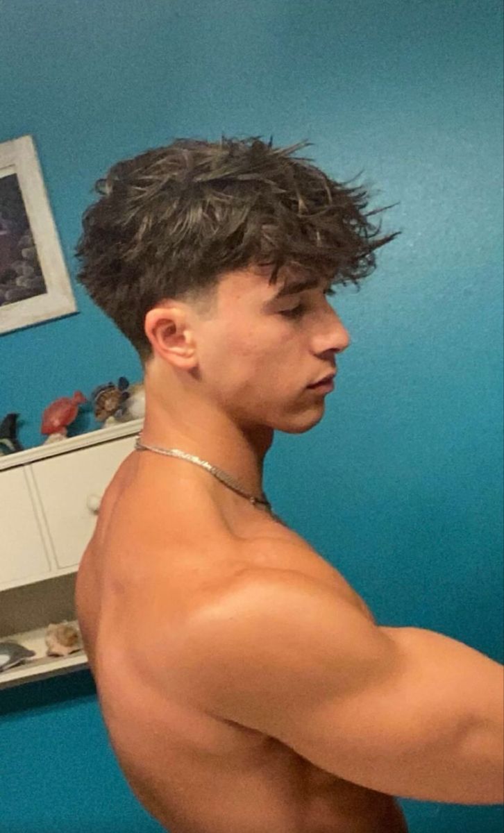 Mens Haircuts Straight Hair, Taper Fade Short Hair, Mens Haircuts Short Hair, Haircuts Short Hair, Haircut Curly Hair, Men Haircut Curly Hair, Taper Fade Haircut, Mens Hairstyles Thick Hair